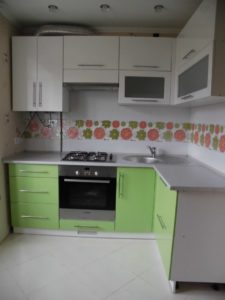 Угловая кухня из мдф зеленый с белым-2, на заказ
