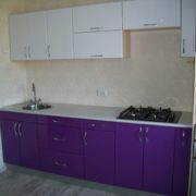 Кухня фиолетовая с белым