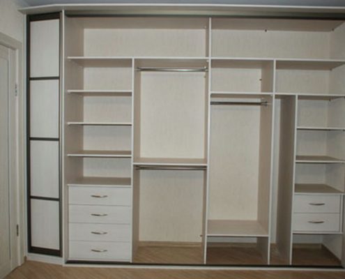 Пример внутреннего использования пространства шкафа